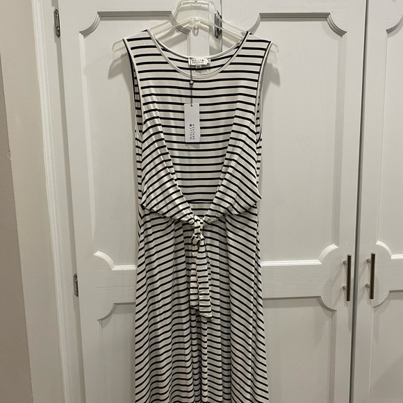 Beautiful striped dress - Picture 1 of 5